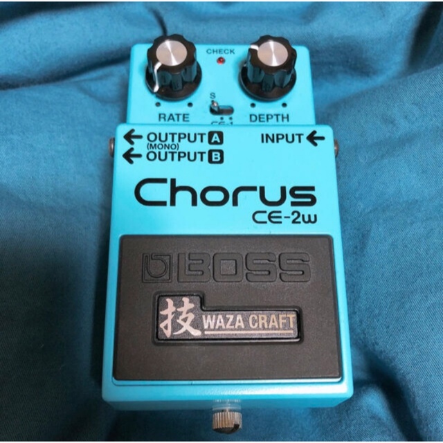 BOSS CE-2W - エフェクター