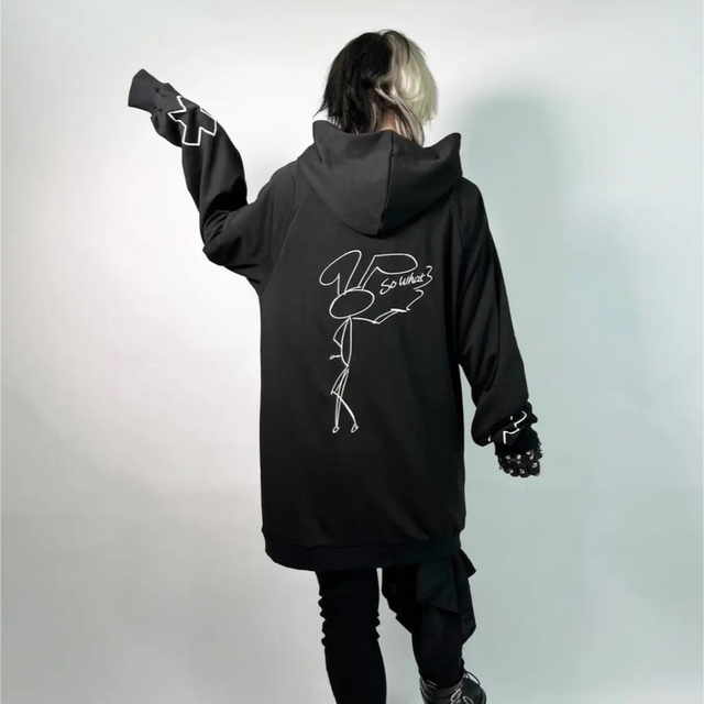 NieR ロングパーカー 黒 BLACK PULLOVER PARKA レディースのトップス(パーカー)の商品写真