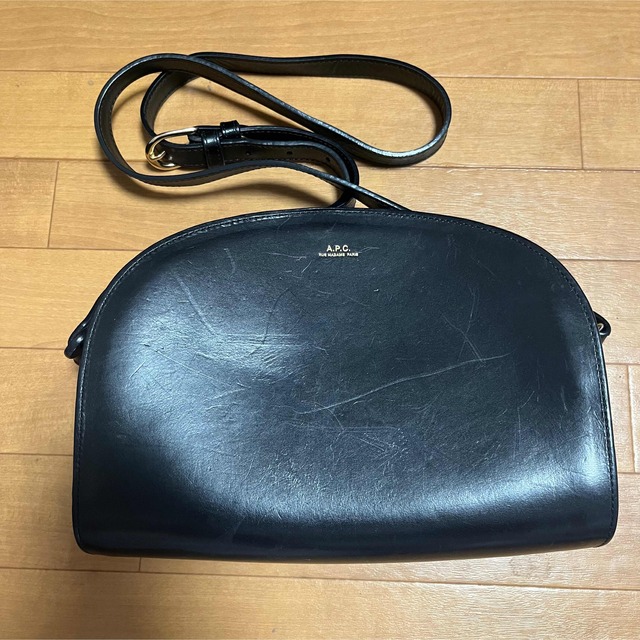 23S130 A.P.C. アーペーセー ショルダーバッグ APC ハーフムーン