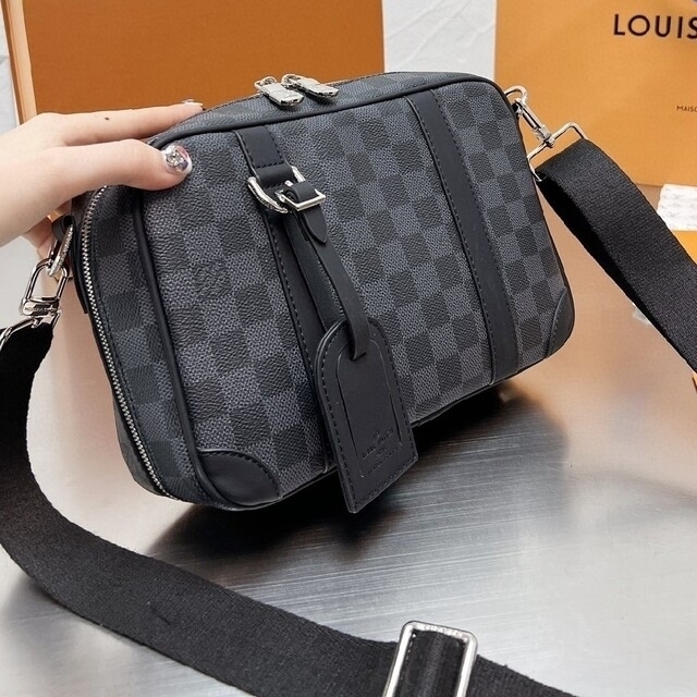 ❤極上美品! Louis vuittonルイヴィトン メンズ ショルダーバッグ✨