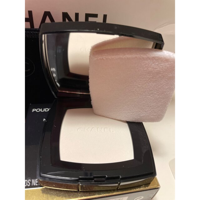 CHANEL(シャネル)の新品CHANELパウダー コスメ/美容のベースメイク/化粧品(フェイスパウダー)の商品写真