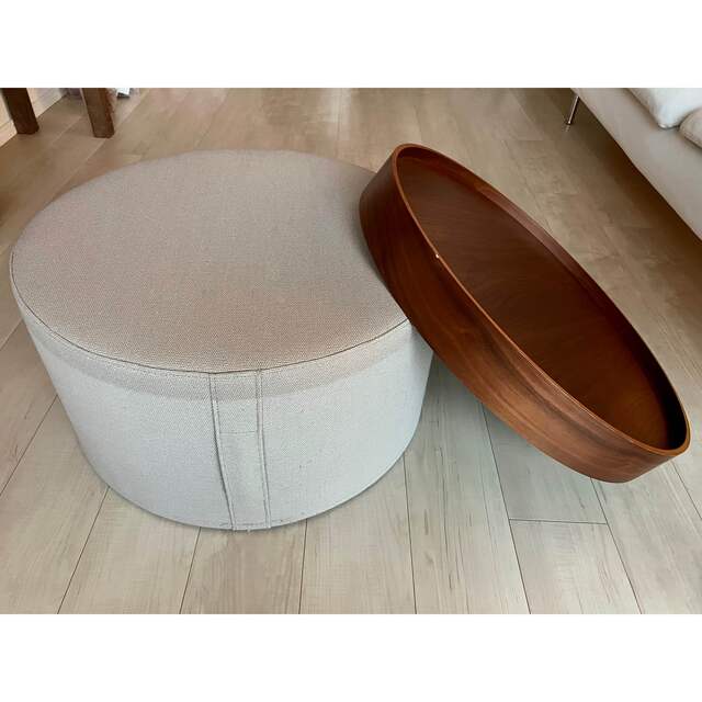 ACTUS(アクタス)のACTUS DRUMS POUF R60×H30 ベージュ/ウォールナットトレイ インテリア/住まい/日用品の机/テーブル(コーヒーテーブル/サイドテーブル)の商品写真