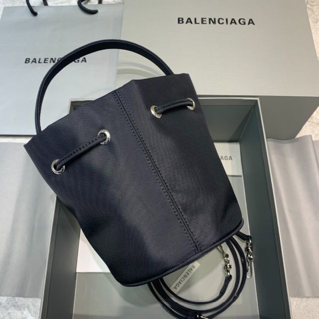 50%OFF半額 【BALENCIAGA】EVERYDAY XS ドローストリング バケット