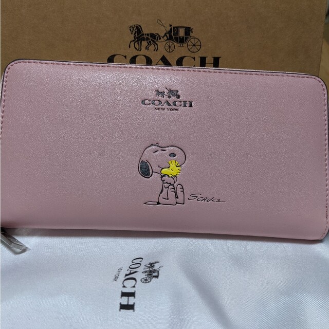 COACH 長財布 ラウンドファスナー スヌーピーピンク - 財布