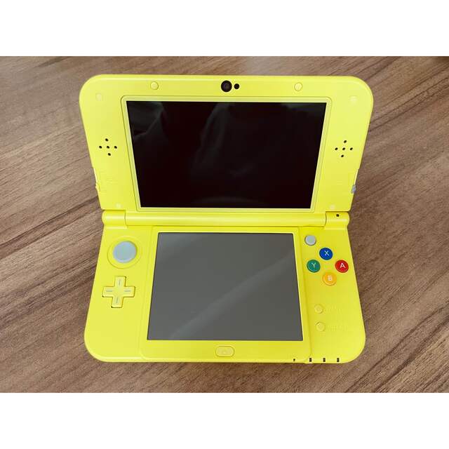 ニンテンドー3DS(ニンテンドー3DS)のNewニンテンドー3DS LL ピカチュウ【イエロー】 エンタメ/ホビーのゲームソフト/ゲーム機本体(携帯用ゲーム機本体)の商品写真