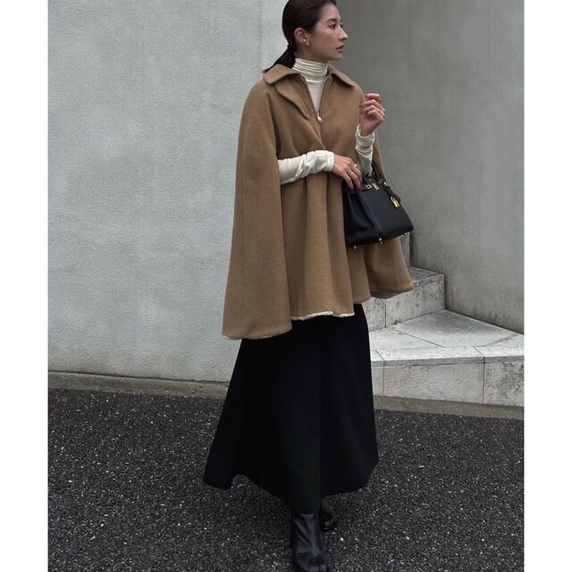 CLANE REVERSIBLE BOA MILITARY CAPE COAT