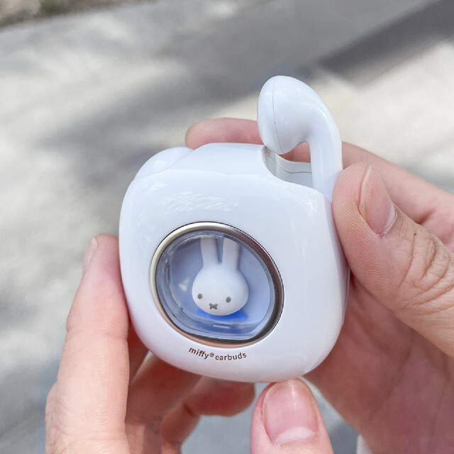 E1】ミッフィー Bluetoothイヤホン ワイヤレスイヤホンの通販 by おり ...
