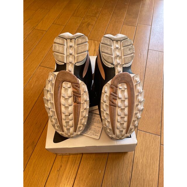 N°21(ヌメロヴェントゥーノ)の美品！ヌメロ ×フィラ　コラボスニーカー　22.5 レディースの靴/シューズ(スニーカー)の商品写真