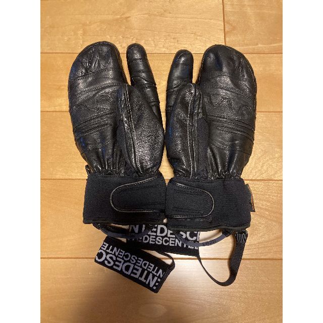 DESCENTE(デサント)のDESCENTE〔デサント〕3 FINGER MITTEN スポーツ/アウトドアのスキー(その他)の商品写真