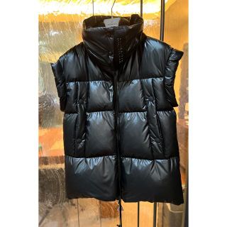 モンクレール(MONCLER)のモンクレールマフラー付きベスト新品未使用クーポン期間(ダウンベスト)