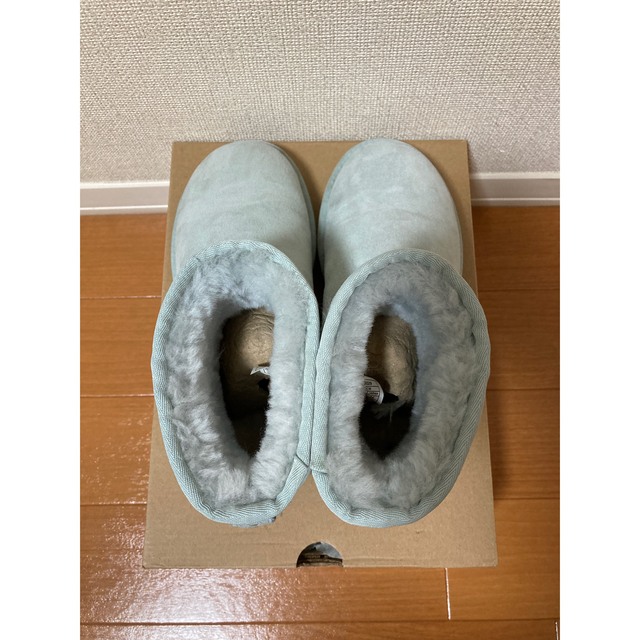 UGG(アグ)のUGG クラシックミニⅡ メタリックアイスブルー レディースの靴/シューズ(ブーツ)の商品写真