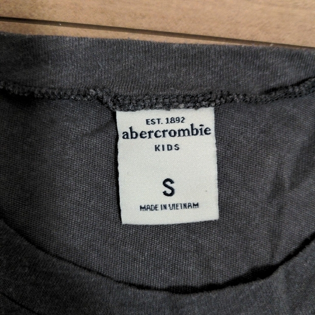 Abercrombie&Fitch(アバクロンビーアンドフィッチ)のAbercrombie　ロンT キッズ/ベビー/マタニティのキッズ服男の子用(90cm~)(Tシャツ/カットソー)の商品写真