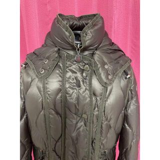 MONCLER(ダウンコート ・ グリーン・カーキ/緑色系)のフリマ MONCLER(ダウンコート ・ グリーン・カーキ/緑色系)のフリマ