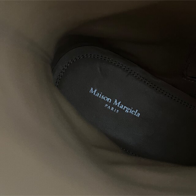 Maison Martin Margiela(マルタンマルジェラ)の新品　メゾンマルジェラ　42 タビアンクルブーツ　フラット　ブラック　Tabi メンズの靴/シューズ(ブーツ)の商品写真