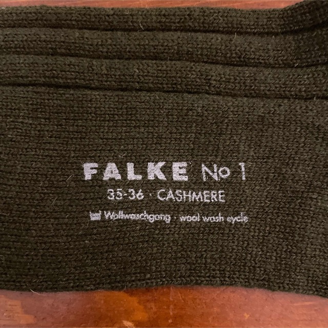 FALKE(ファルケ)の【レア・長期保管品・未使用】FALKE ファルケ No.1 カシミアソックス レディースのレッグウェア(ソックス)の商品写真