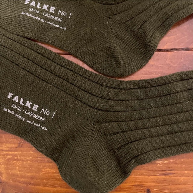 FALKE(ファルケ)の【レア・長期保管品・未使用】FALKE ファルケ No.1 カシミアソックス レディースのレッグウェア(ソックス)の商品写真