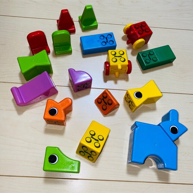 マグネットブロック people ピタゴラス 18ピース キッズ/ベビー/マタニティのおもちゃ(知育玩具)の商品写真