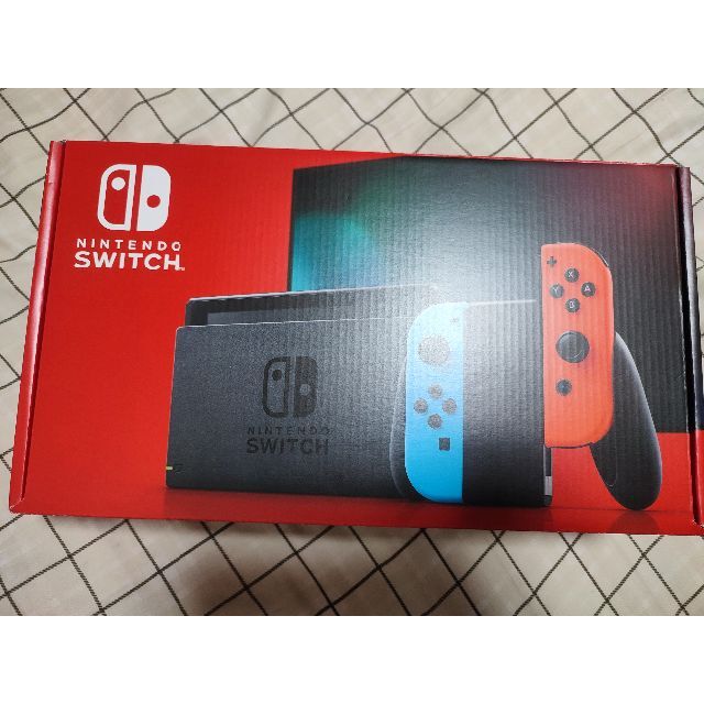 新モデル　Nintendo Switch ネオンブルー・ネオンレッド