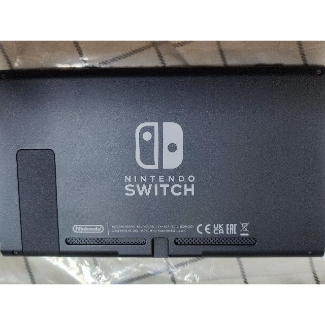 新モデル　Nintendo Switch ネオンブルー・ネオンレッド エンタメ/ホビーのゲームソフト/ゲーム機本体(家庭用ゲーム機本体)の商品写真