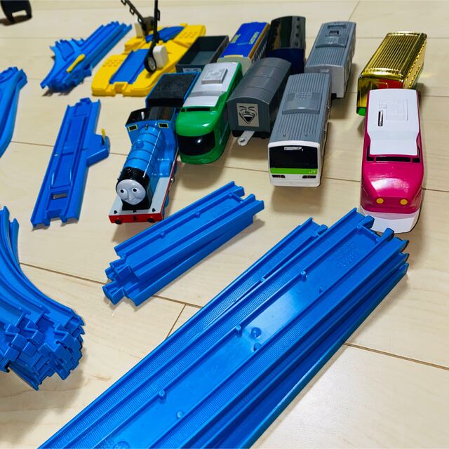 Takara Tomy(タカラトミー)の値下げ！プラレール ベーシックレールセット キッズ/ベビー/マタニティのおもちゃ(電車のおもちゃ/車)の商品写真