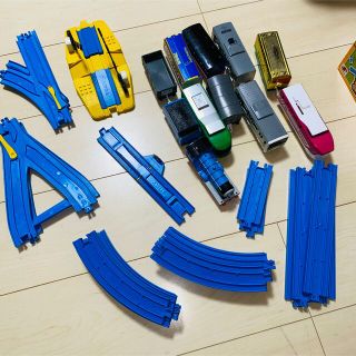 タカラトミー(Takara Tomy)の値下げ！プラレール ベーシックレールセット(電車のおもちゃ/車)