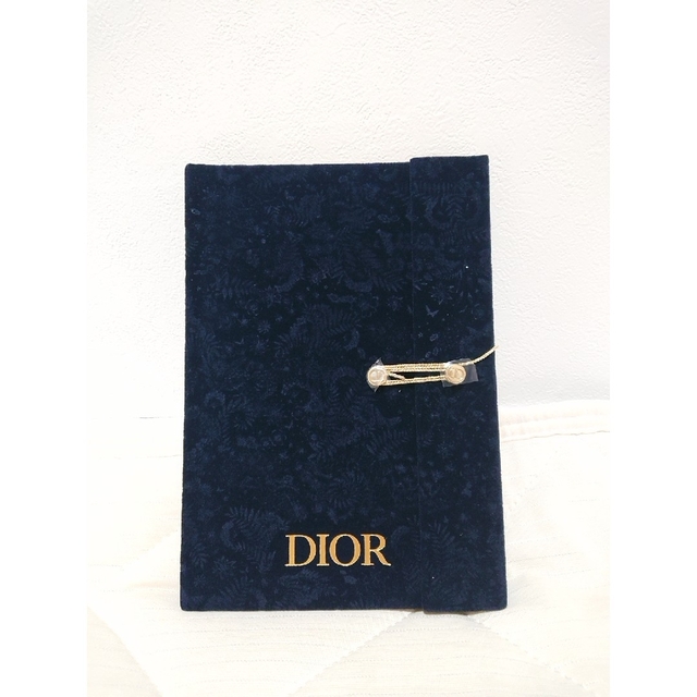 Dior(ディオール)のDior 2021新品未使用 ノベルティ ノート クリスマス ハンドメイドの文具/ステーショナリー(その他)の商品写真