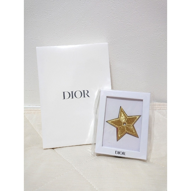Dior(ディオール)のDior 2021新品未使用 ノベルティ ノート クリスマス ハンドメイドの文具/ステーショナリー(その他)の商品写真