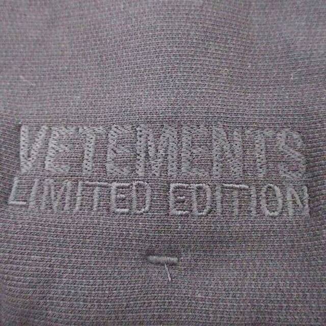 VETEMENTS(ヴェトモン)のヴェトモン 21AW フーディー パーカー プリント 大きいサイズ XL 黒 メンズのトップス(パーカー)の商品写真