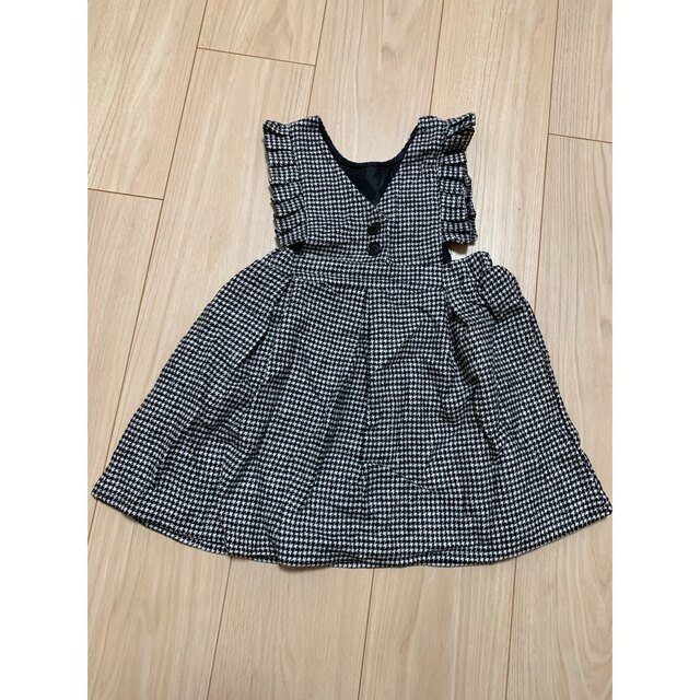 新品❤️チェック柄ワンピース　女の子　90cm 黒 キッズ/ベビー/マタニティのキッズ服女の子用(90cm~)(ワンピース)の商品写真