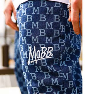 MoBB  WORLD. FAMOUS   デニムパンツ(デニム/ジーンズ)