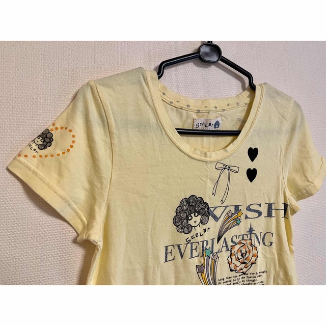 ScoLar(スカラー)のクリーム色 プリント Tシャツ トップス レディースのトップス(Tシャツ(半袖/袖なし))の商品写真