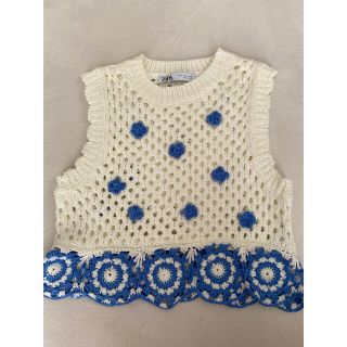 ザラ(ZARA)のZARA ニットベスト　刺繍ベスト　花柄(ベスト/ジレ)