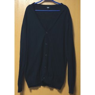 ユニクロ(UNIQLO)のユニクロ　Ｖネック　カーディガン　黒(カーディガン)