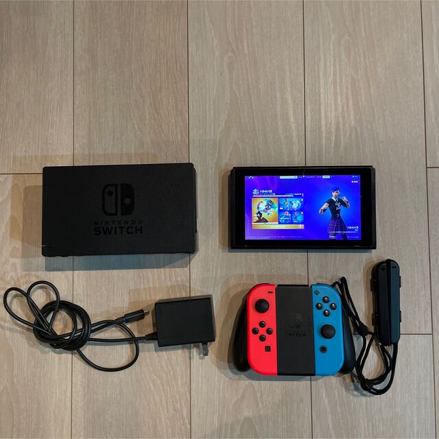 任天堂Switch 本体と付属品ゲームソフト/ゲーム機本体