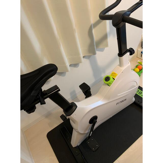 FITBOX LITE WHITE エアロバイクの通販 by sky's shop|ラクマ FITBOX LITE WHITE エアロバイクの通販 by sky's shop|ラクマ