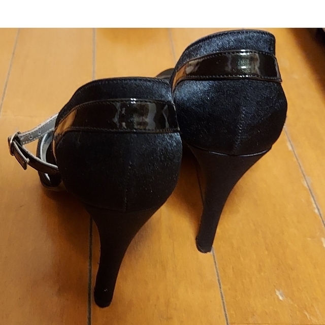 パンプス　ハイヒール　黒　パーティー向け レディースの靴/シューズ(ハイヒール/パンプス)の商品写真
