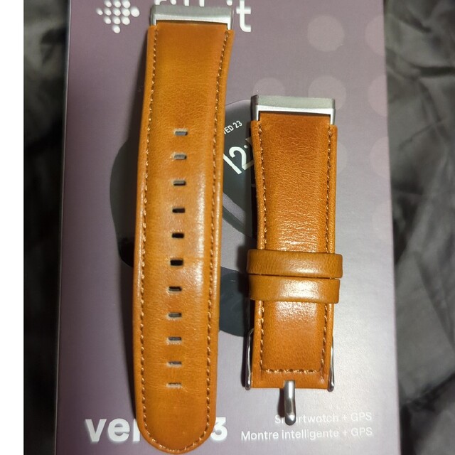 Fitbit Versa 3　使用回数少 メンズの時計(腕時計(デジタル))の商品写真