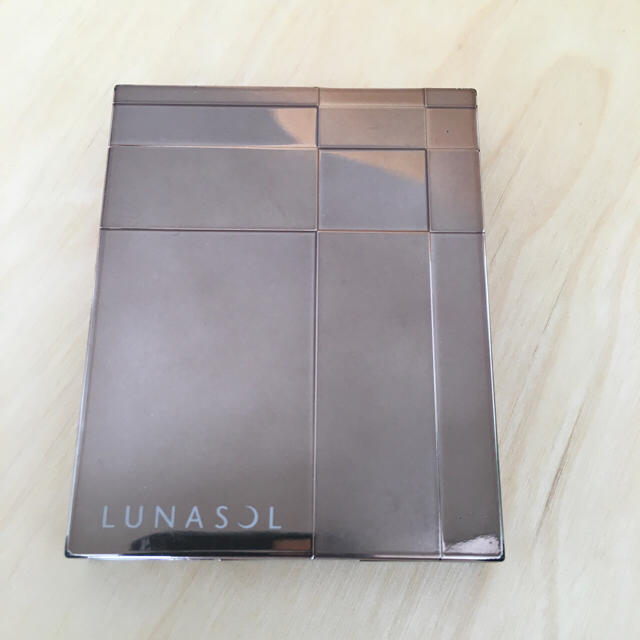 LUNASOL(ルナソル)の格安 ルナソル アイシャドウ スリーディメンショナルアイズ コスメ/美容のベースメイク/化粧品(アイシャドウ)の商品写真