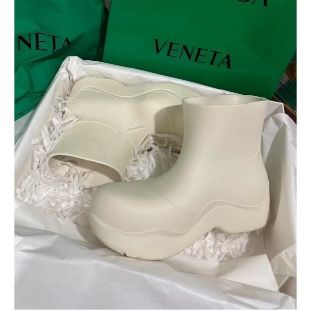 Bottega Veneta - ボッテガ ヴェネタ ホワイト パドルの通販 by Lisee's shop｜ボッテガヴェネタならラクマ