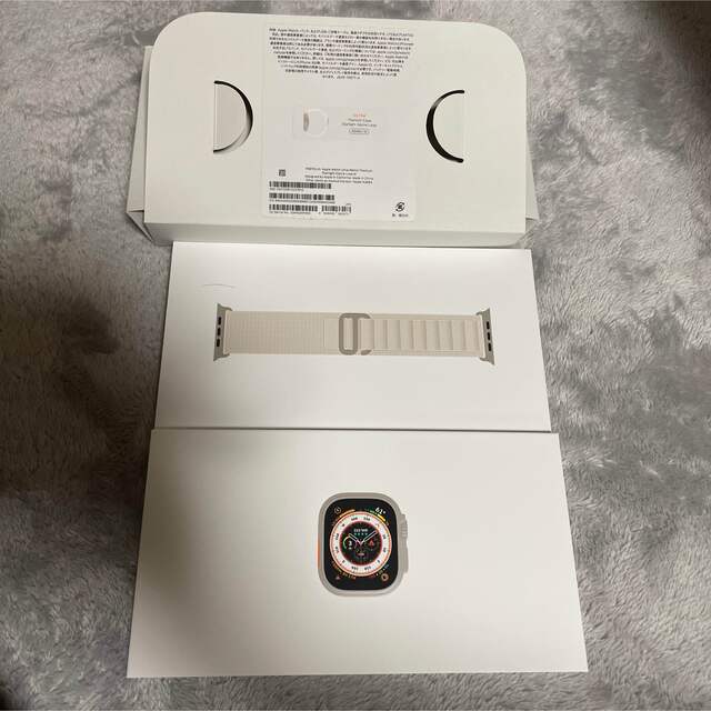 アップル Apple Watch Ultra 49mm チタニウム スターライト