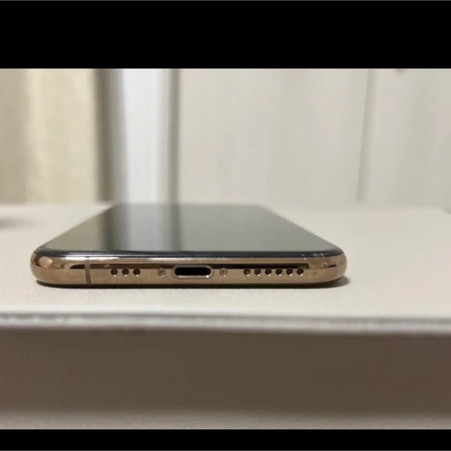 Apple(アップル)のiPhone Xs 64GB ゴールド  (SIMフリー) スマホ/家電/カメラのスマートフォン/携帯電話(スマートフォン本体)の商品写真