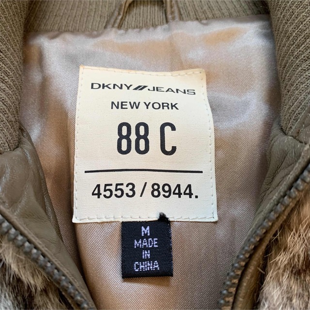 DKNY(ダナキャランニューヨーク)のDKNY ダナキャランニューヨーク ファージャケット ブルゾン ラビットファー レディースのジャケット/アウター(毛皮/ファーコート)の商品写真