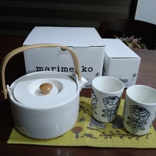 マリメッコ(marimekko)のmarimekko  OIVA TEAPOT   vihkiruusu cup2(食器)