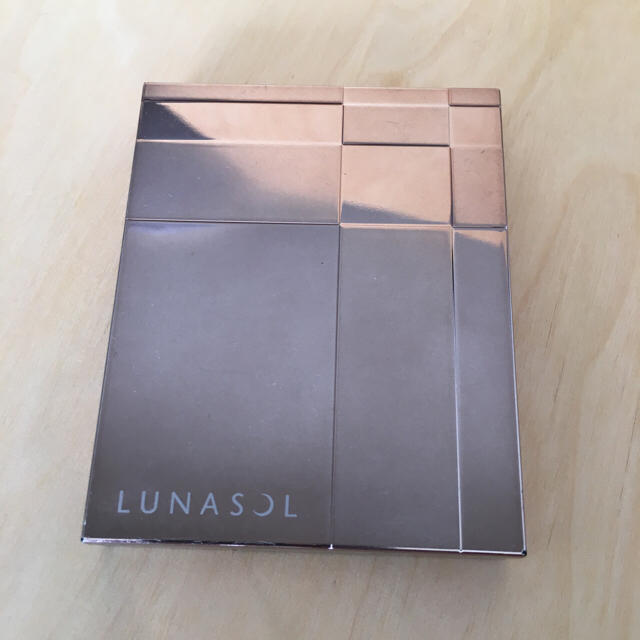 LUNASOL(ルナソル)の格安 ルナソル アイシャドウ スターシャワー アイズ コスメ/美容のベースメイク/化粧品(アイシャドウ)の商品写真