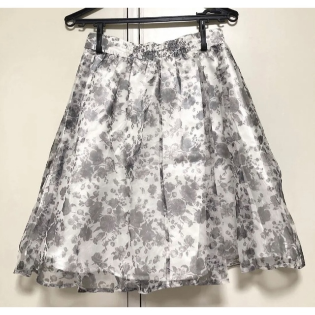 L'EST ROSE(レストローズ)のレストローズ　花柄スカート レディースのスカート(ひざ丈スカート)の商品写真