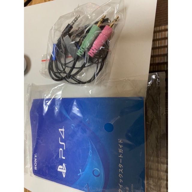 PlayStation4(プレイステーション4)のPlayStation®4 グレイシャー・ホワイト 500GB CUH-200… エンタメ/ホビーのゲームソフト/ゲーム機本体(家庭用ゲーム機本体)の商品写真