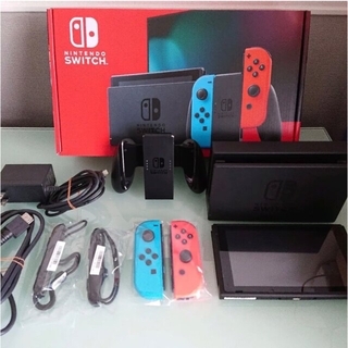 ニンテンドースイッチ(Nintendo Switch)のNintendo Switch本体 ネオン ブルー・レッド(家庭用ゲーム機本体)