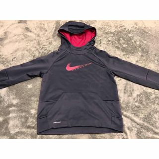 ナイキ(NIKE)のNIKE ナイキ パーカー　130 140 S トレーナー　キッズ(ジャケット/上着)