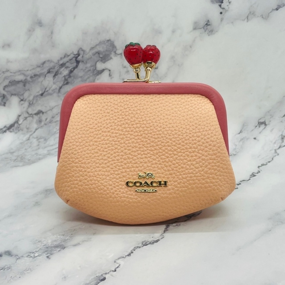 新品❣️COACHコーチノラキスロックコインケース がま口いちご 苺 イチゴ