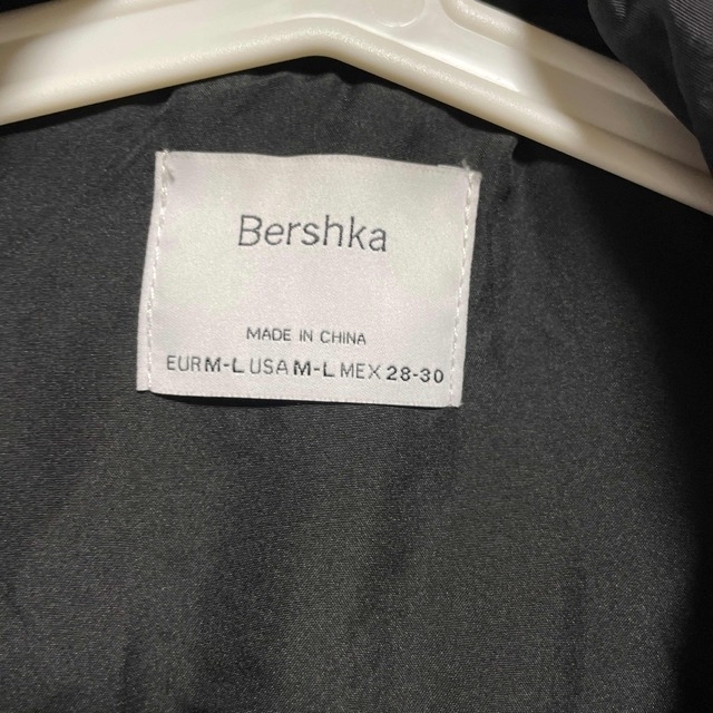 Bershka(ベルシュカ)のBershka ゼブラ柄　ショート丈　アウター　Lサイズ レディースのジャケット/アウター(ブルゾン)の商品写真